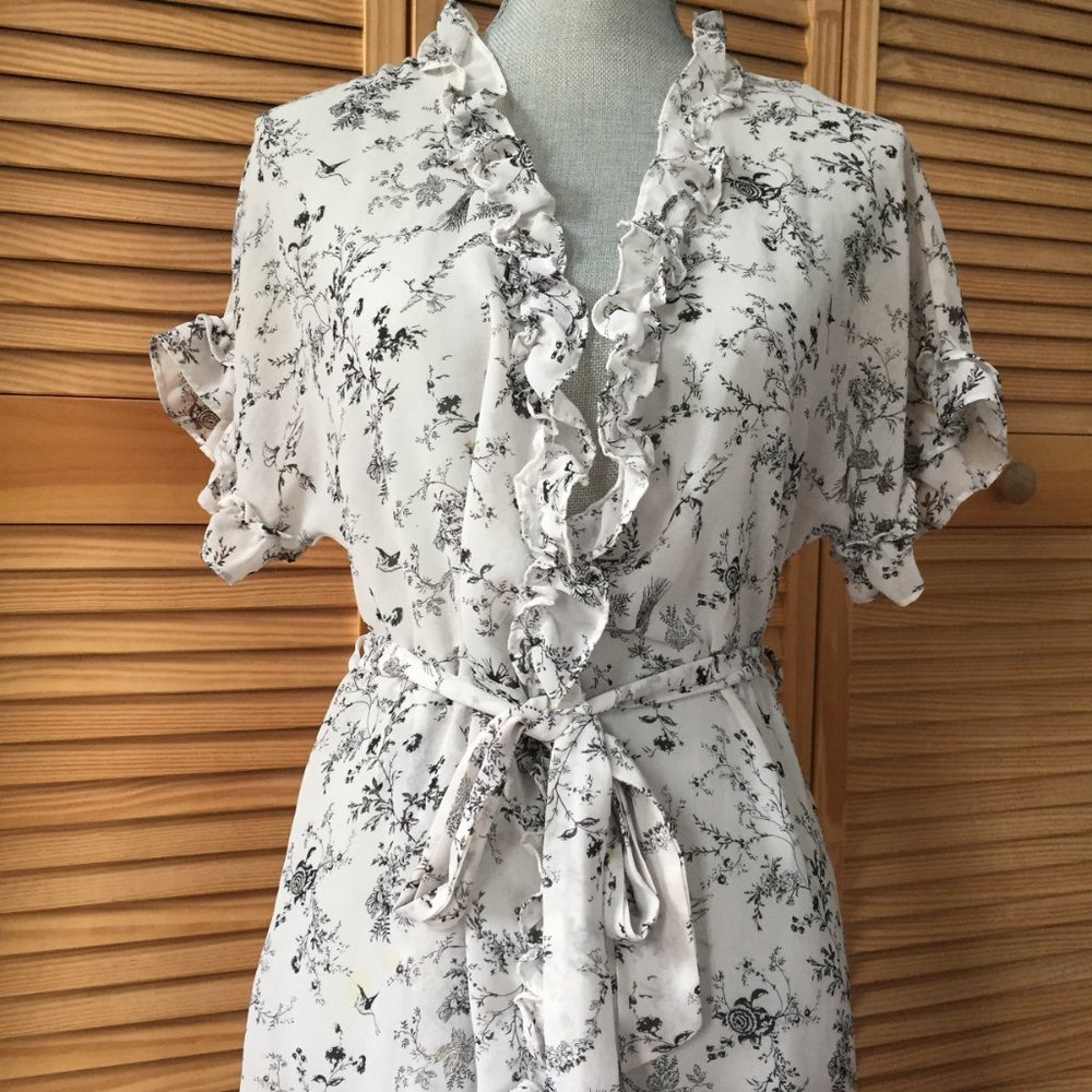 In Bloom Robe - Picture 10 of 16